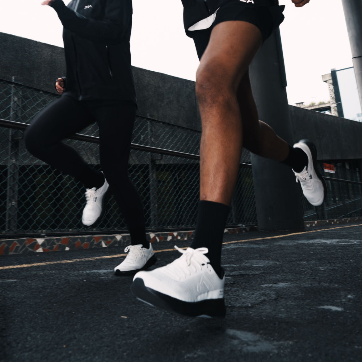 #Color_white|black